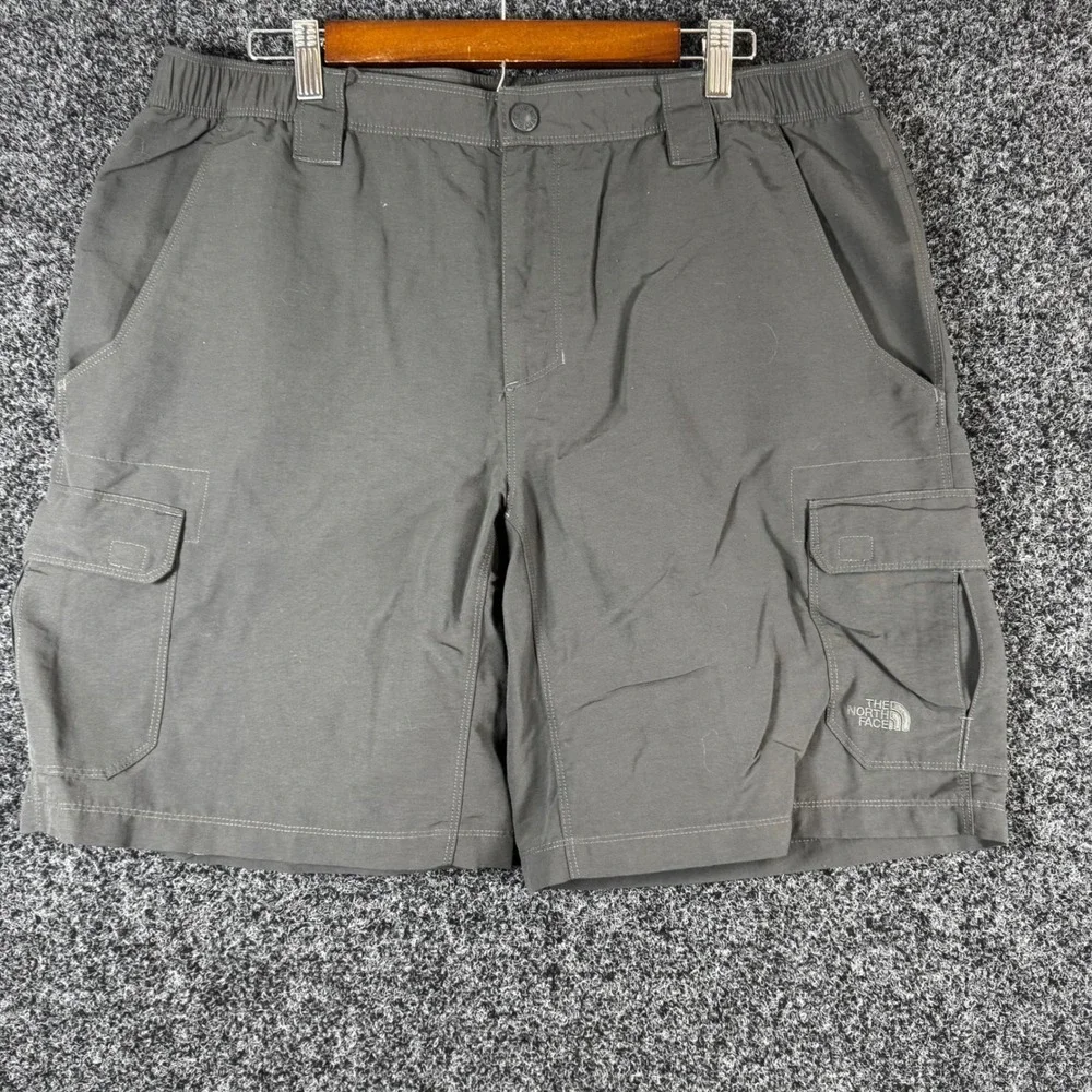 The North Face Mens Gray Nylon Cargo Hiking Shorts Size Large Elastic Waist L/G